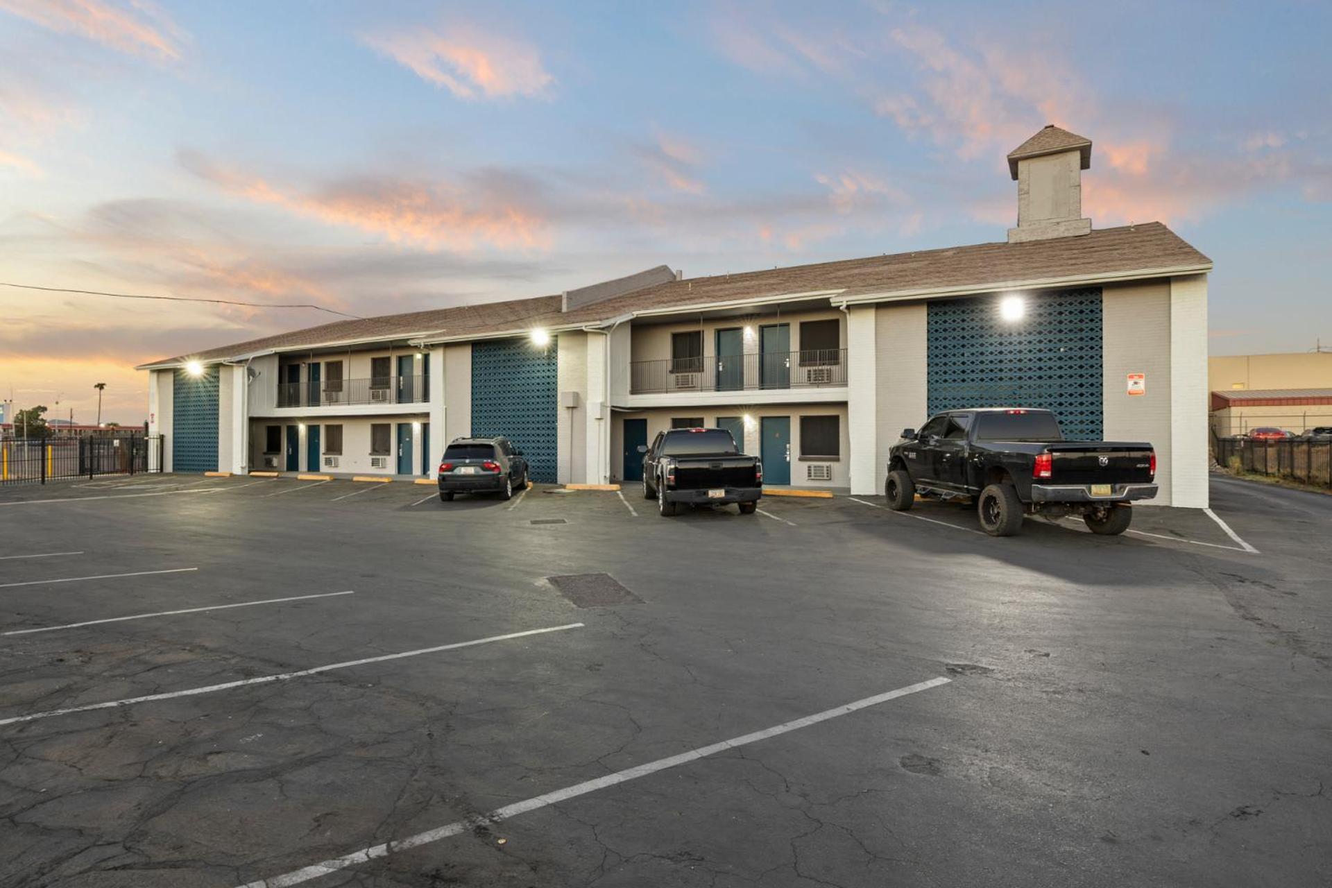 Travel Inn フェニックス エクステリア 写真
